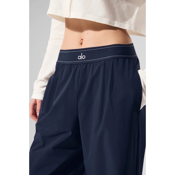 Alo Yoga Suit Up Trouser (Regular) Navy M - Picture 2 of 12
